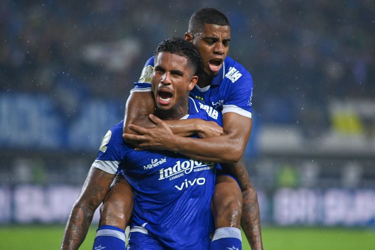Penjelasan Pelatih Persib Terkait Masa Depan Ramon Tanque